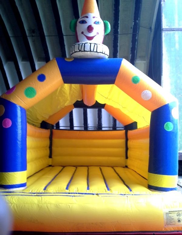 Hüpfburg mieten Berlin beim Hüpfburg Verleih ab 99,-€