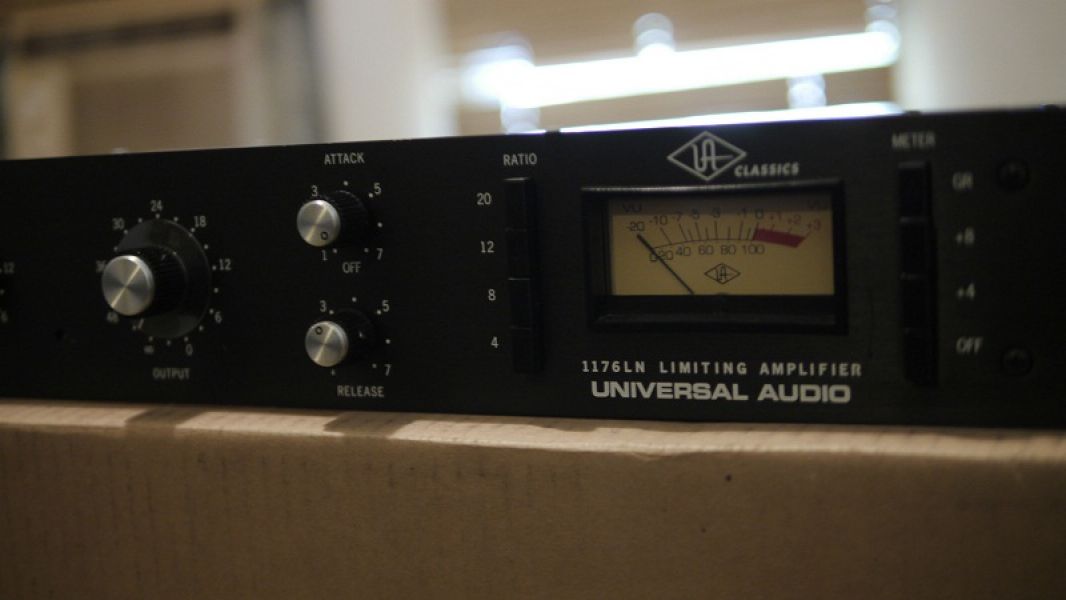 FOR SALE: UNIVERSAL AUDIO LA610 TUBE CHANNEL STRIP---500Euro