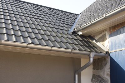 Dachpfannenprofil in 1a oder 2a - auf Maß oder ab Lager. Sehen aus wie Tonziegel doch sind aus Blech