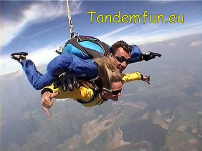 Fallschirmspringen Ausbildung AFF aus 4300m - Skydive