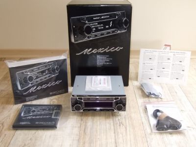 Becker Mexico 7948 60er Retro Navi mit Telefon, BT und iPOD-Connect