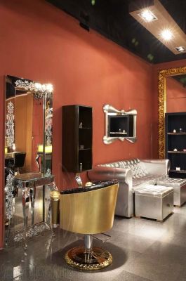 Neue und moderne Friseureinrichtung