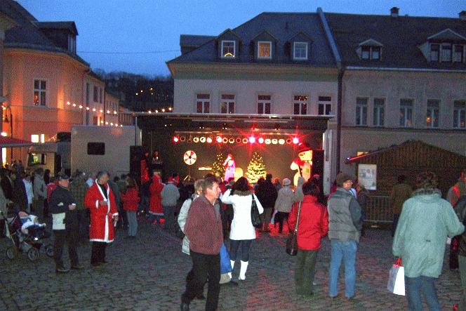 Weihnachtsprogramm auf der Showtruckbühne buchen