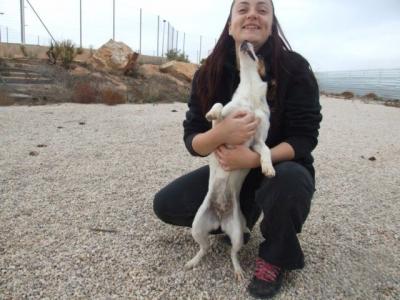 Nani – Hübsche, witzige Zuckerschnute auf Familieneroberungsfeldzug!