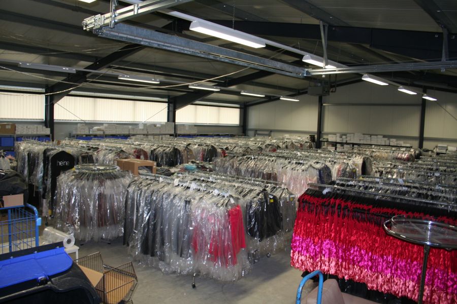 Hochwertige Damenmode für Wiederverkäufer
