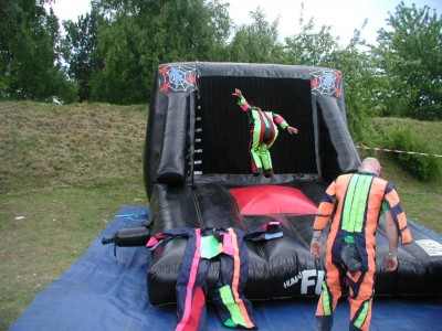 Vermietung von Attraktionen z.B. Bullriding, Hüpfburg uvm.