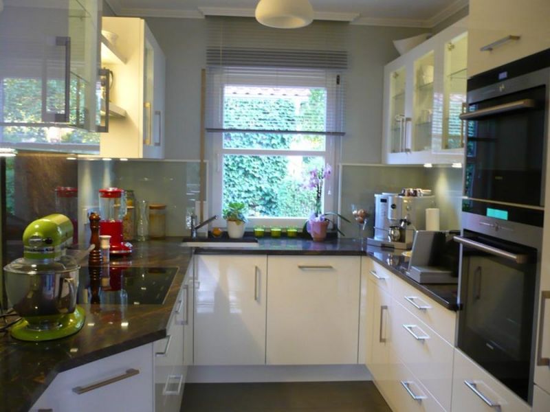 Einbauküchen nach Mass, Luxeriöse Ausführung Hochglanzlackiert