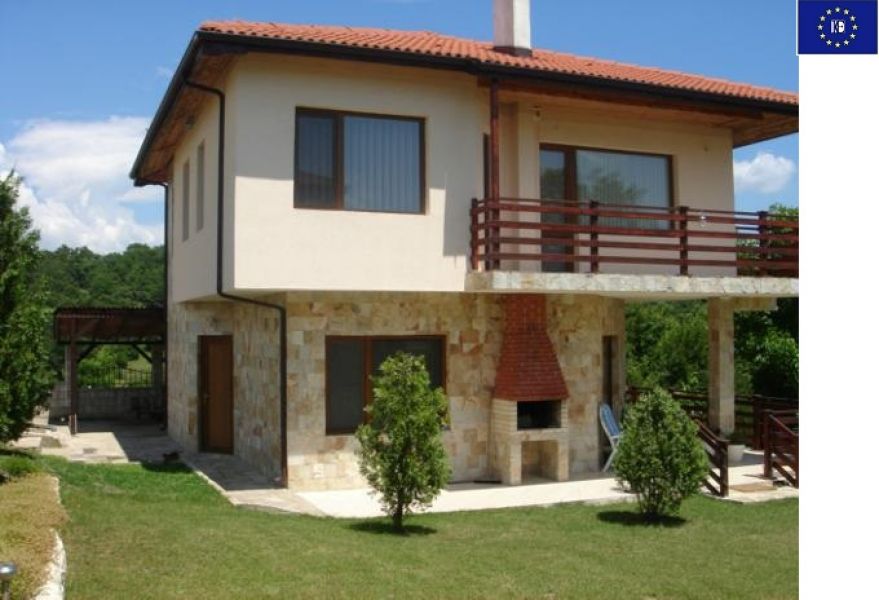 Zweistockiges Haus nur 4 km vom Meer entfernt