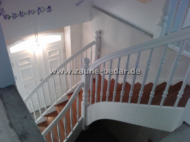 Treppe aus Polen | Holztreppe, Bolzentreppe, Verkleidung von Betontreppe