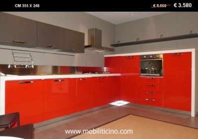 Svendita cucina STOSA in laccato lucido rosso