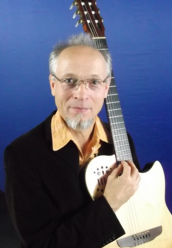 Neue Gitarren-Kurse mit Peter Apel im VHS-Frühjahrsemester 2015