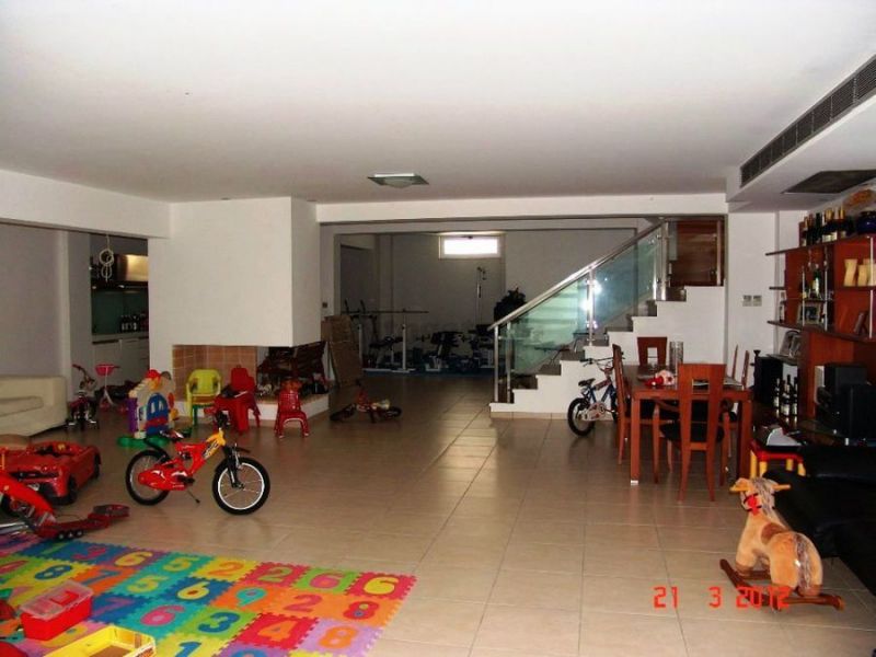 Athen - Villa mit unglaubliche Aussicht auf den Mount Parnitha - EURO 800000