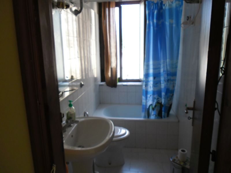 Salerno italien 1 zimmerwohnung  mit 2 bis 4 bett platze 