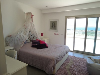 Portugal - Neue Villa in einer Urbanisation