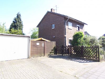 Ruhig in Alt Willich nahe stahlwerk Becker nicht wekeln