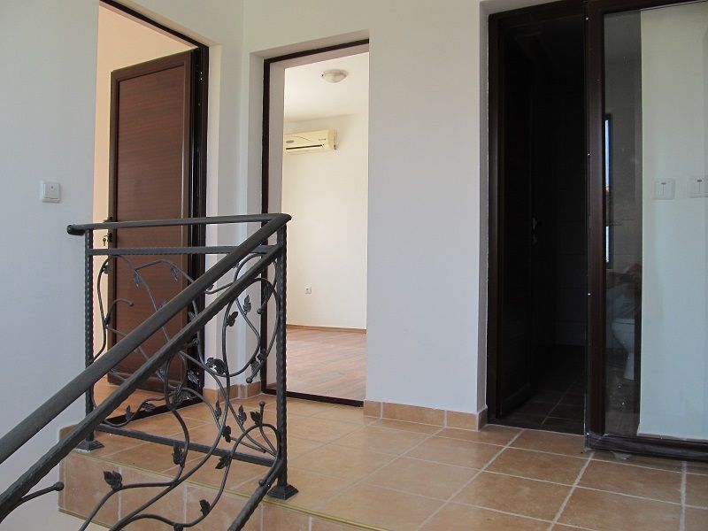 Rote Karte für teure Immobilien - Häuser