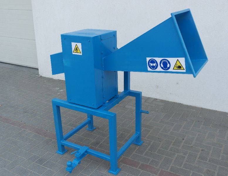 Häcksler, Holzhacker, Schredder mit dem Sacksystem für 2 Säcke