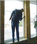 WOHNUNGS- UND GEBÄUDEREINIGUNG