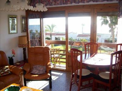 SPAIN. SOL, PLAYA, PISCINAS, TENIS EN PRIMERA LINEA DE PLAYA.