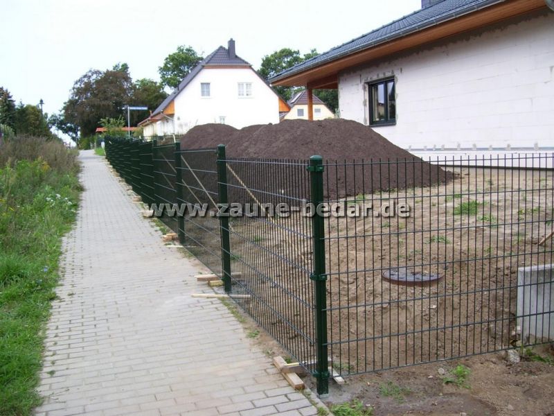 Kunstgeschmiedete Zäune aus Polen. Doppelstabmatten.Schmuck ZAUN