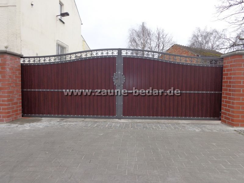 Schmiedeeiserne Zäune aus Polen / Zäune mit Füllung / Doppelstabmattenzaun aus Polen