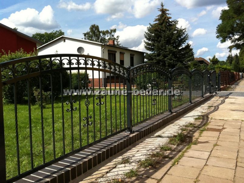 Metallzäune aus Polen. ZAUN, Tor, Pforte. Günstig