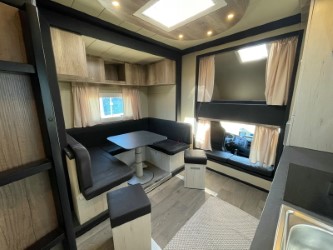 Wohnmobil Vollausstattung mit Popout