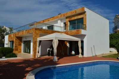 Portugal - Neue Villa in einer Urbanisation