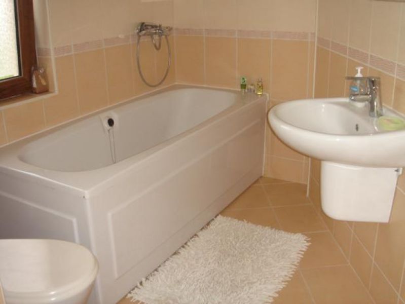 Zweistockiges Haus nur 4 km vom Meer entfernt