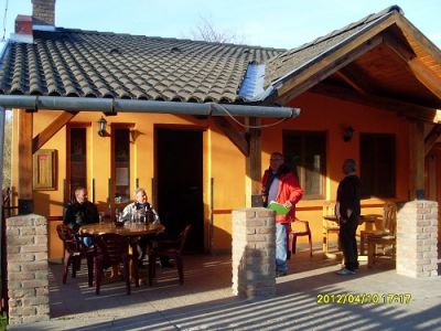 Dorfwirtshaus 30 km bis zum See 20/47