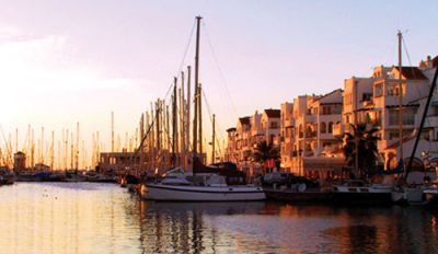 Überwintern und Golf spielen unten Spanische Sonne