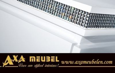 Schlafzimmer Hochglanz Weiß mit Swarovski Steinen AXA Moebel