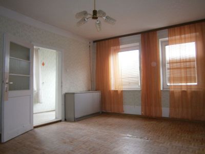 Günstiges Haus mit Ausbaupotential - Ideal für Single & Pärchen