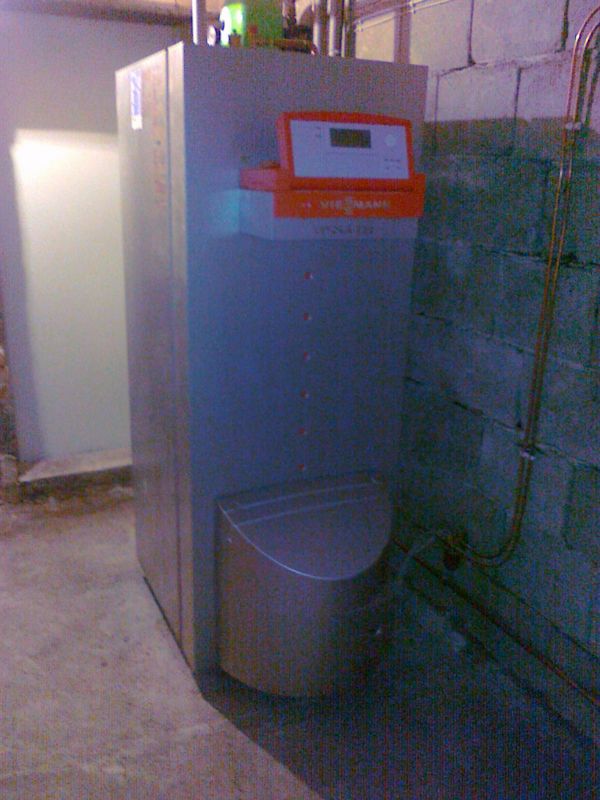 Heizungsanlage: Kessel + 5 x 1.000 l Öltanks + Heizkörper; zur Selbstdemontage/-abholung