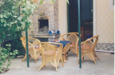 Freistehendes  bezugsfähiges Haus von Weinbergen umgeben Nr. 20/60