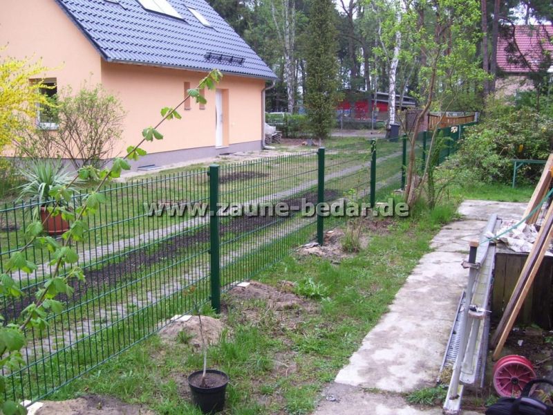 Schmiedeeiserne Zäune aus Polen / Zäune mit Füllung / Doppelstabmattenzaun aus Polen