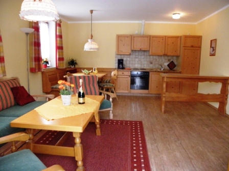 Ferienwohnungen im Landhaus Waldhauser mit Bergblick, Hunde sind willkommen und wohnen bei uns koste