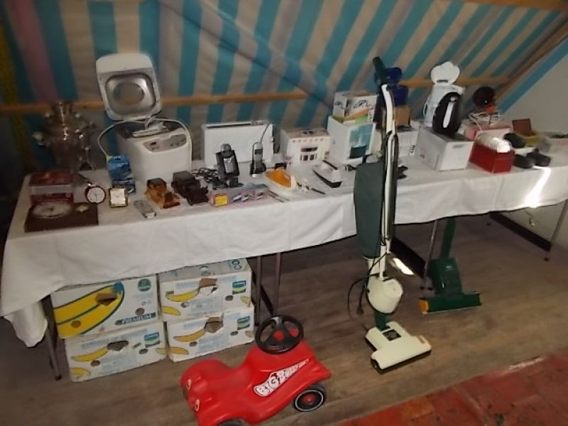 Trödel, Hausrat, Geschirr, 2 Tassen Kaffeemaschine NEU, Dekoartikel, u.v.m. 