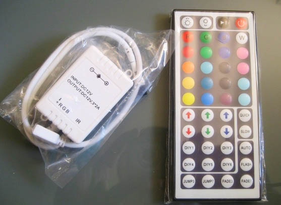 500cm 5m 60LEDs/m IP65 LED SMD STRIP LEISTE RGB 5050 + 44Key Fernbedienung