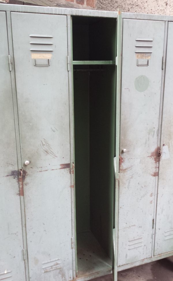 5er vintage shabby Spind Stahlschrank Berlin