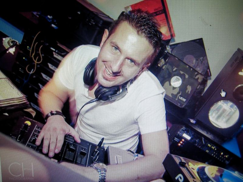 DJ-Charts, Pop, House & Black Dance in Berlin buchen