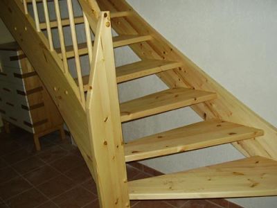 Gunstig Holztreppe aus Polen!