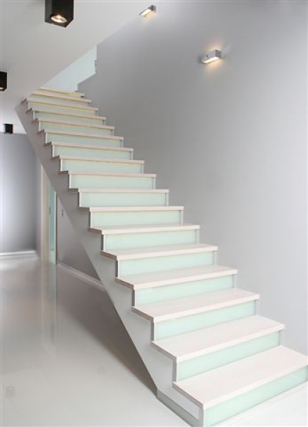 Holztreppen aus Polen , Herdsteller AS-w.Treppenzaune.de