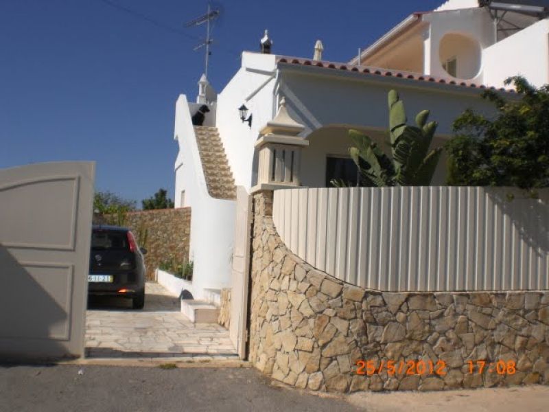 Algarve Ferienwohnung Privat Preiswert gr. Sonnenterrasse