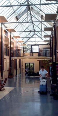 Sonnenschutzlack - Die ideale Lösung für Gewerbe und Industriedächer!