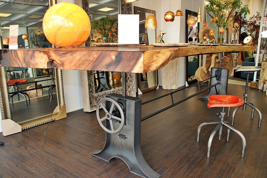 Baumstammtische - Slab Tables bei Secret of Woods 53721 Siegburg