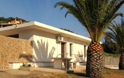 Sardinien: Ferienunterkuenfte am Meer im Gruenen: Oster-Last-minute