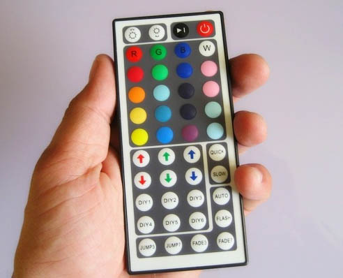 500cm 5m 60LEDs/m IP65 LED SMD STRIP LEISTE RGB 5050 + 44Key Fernbedienung