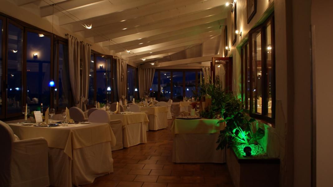 Exklusives Restaurant mit eigenem Strandzugang