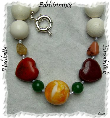 Schmuck, Halskette mit üppingem Edelsteinmix